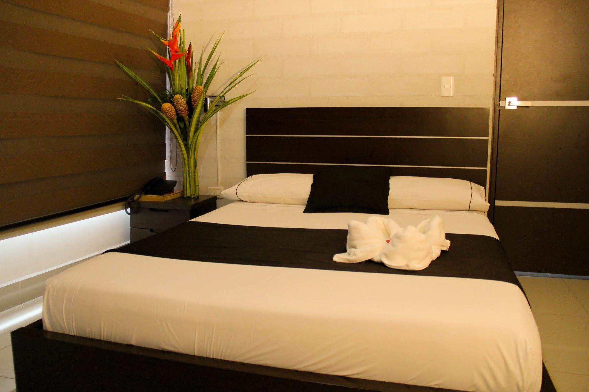 Ayenda 1254 Mi Colombia Hotel เมเดยิน ภายนอก รูปภาพ