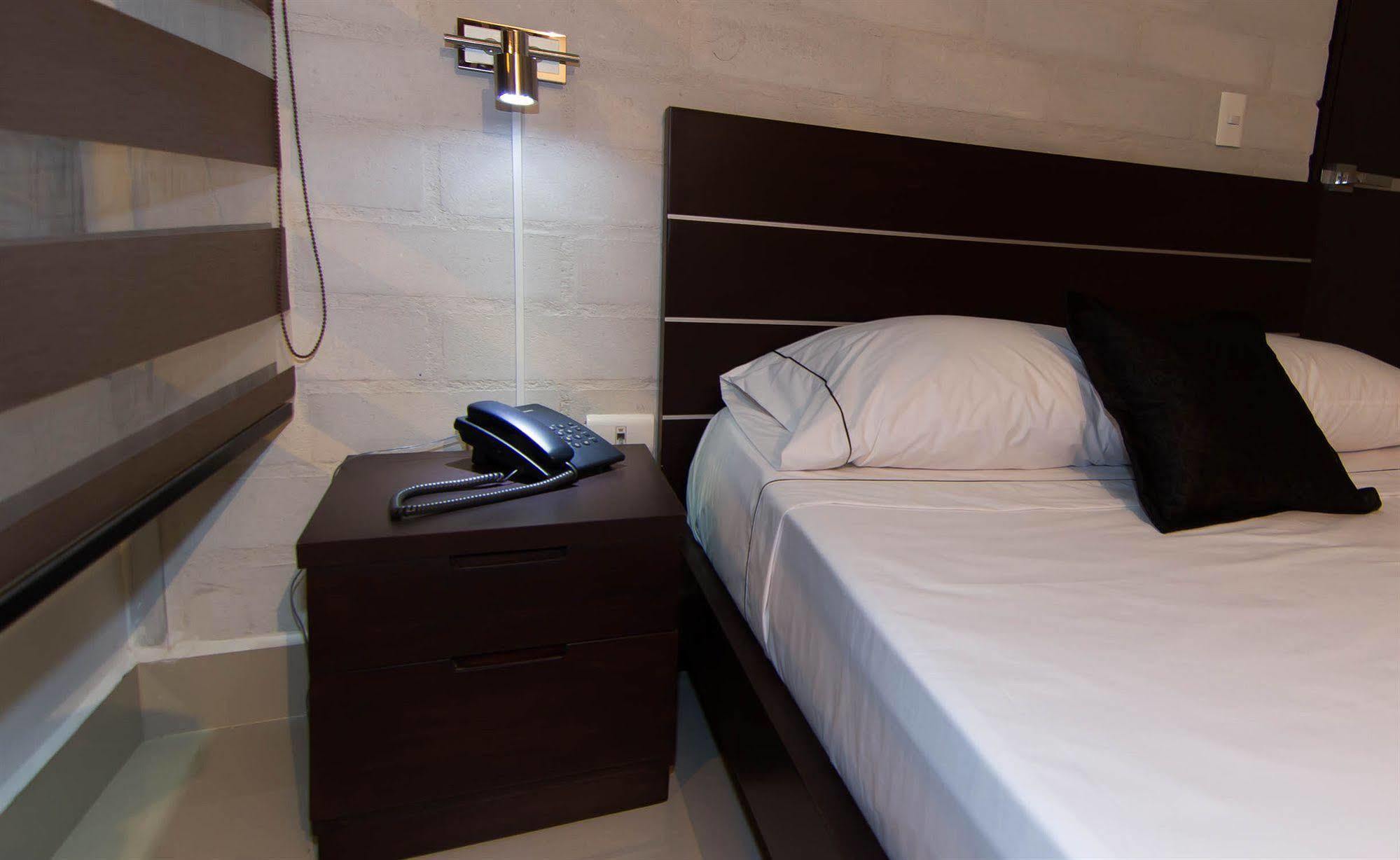 Ayenda 1254 Mi Colombia Hotel เมเดยิน ภายนอก รูปภาพ
